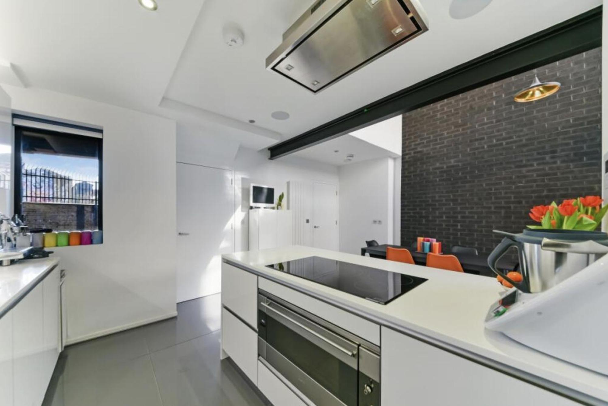Apartment Brick House *